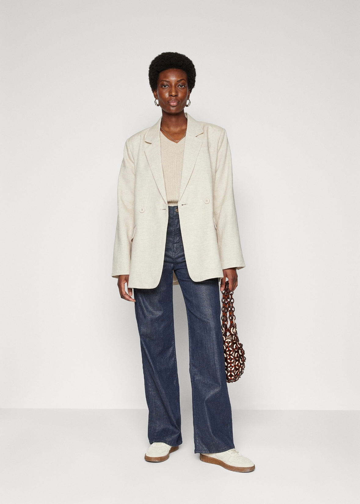 Zamów w przedsprzedaży (17 lipca) lniana marynarka Gestuz LizaGZ Tammy jasny piasek