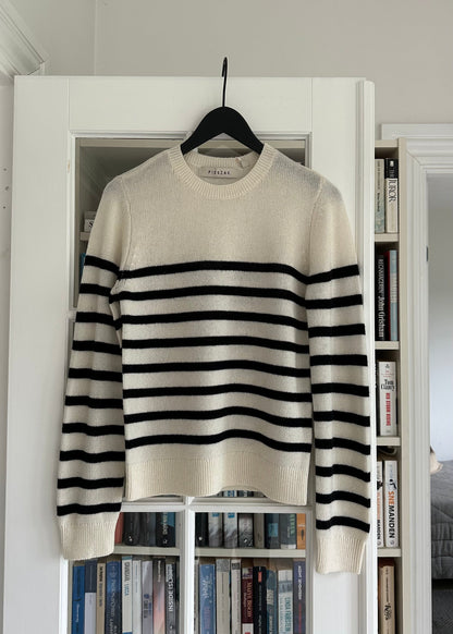 Pieszak PD-Manilla Stripe Knit Biała Perła / Granatowa
