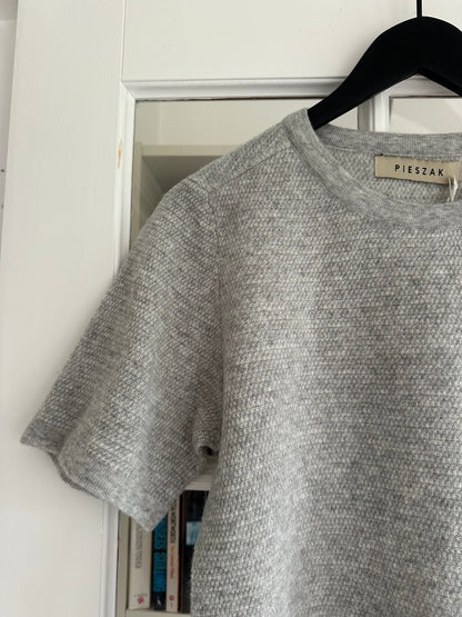 Pieszak PD-Billie Rękaw 2/4 Dzianina z dekoltem w kształcie litery O w kolorze jasnoszarym melanżu