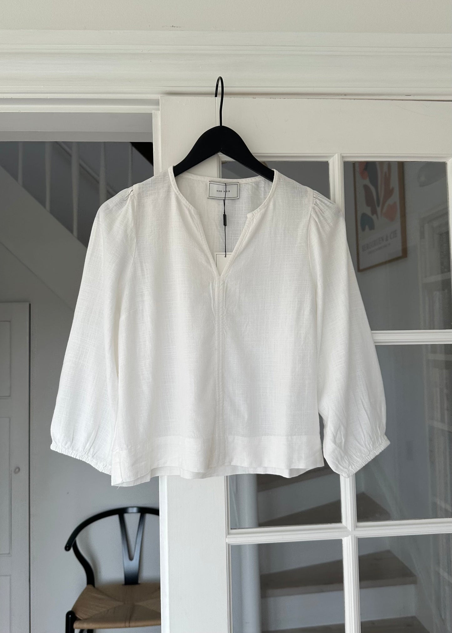 Bluzka z miękkiego lnu Neo Noir Sarla w kolorze białym