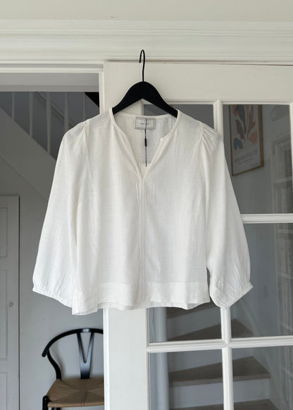 Bluzka z miękkiego lnu Neo Noir Sarla w kolorze białym