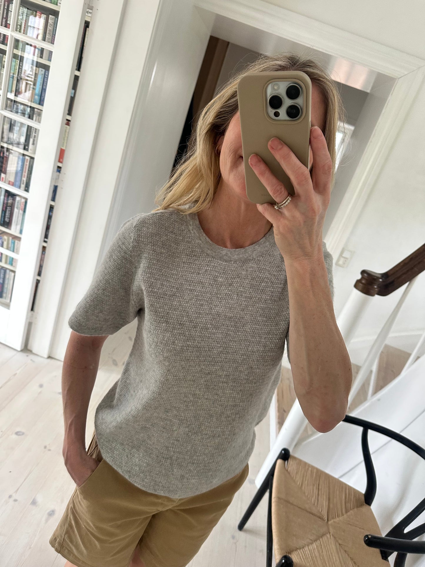 Pieszak PD-Billie Rękaw 2/4 Dzianina z dekoltem w kształcie litery O w kolorze jasnoszarym melanżu