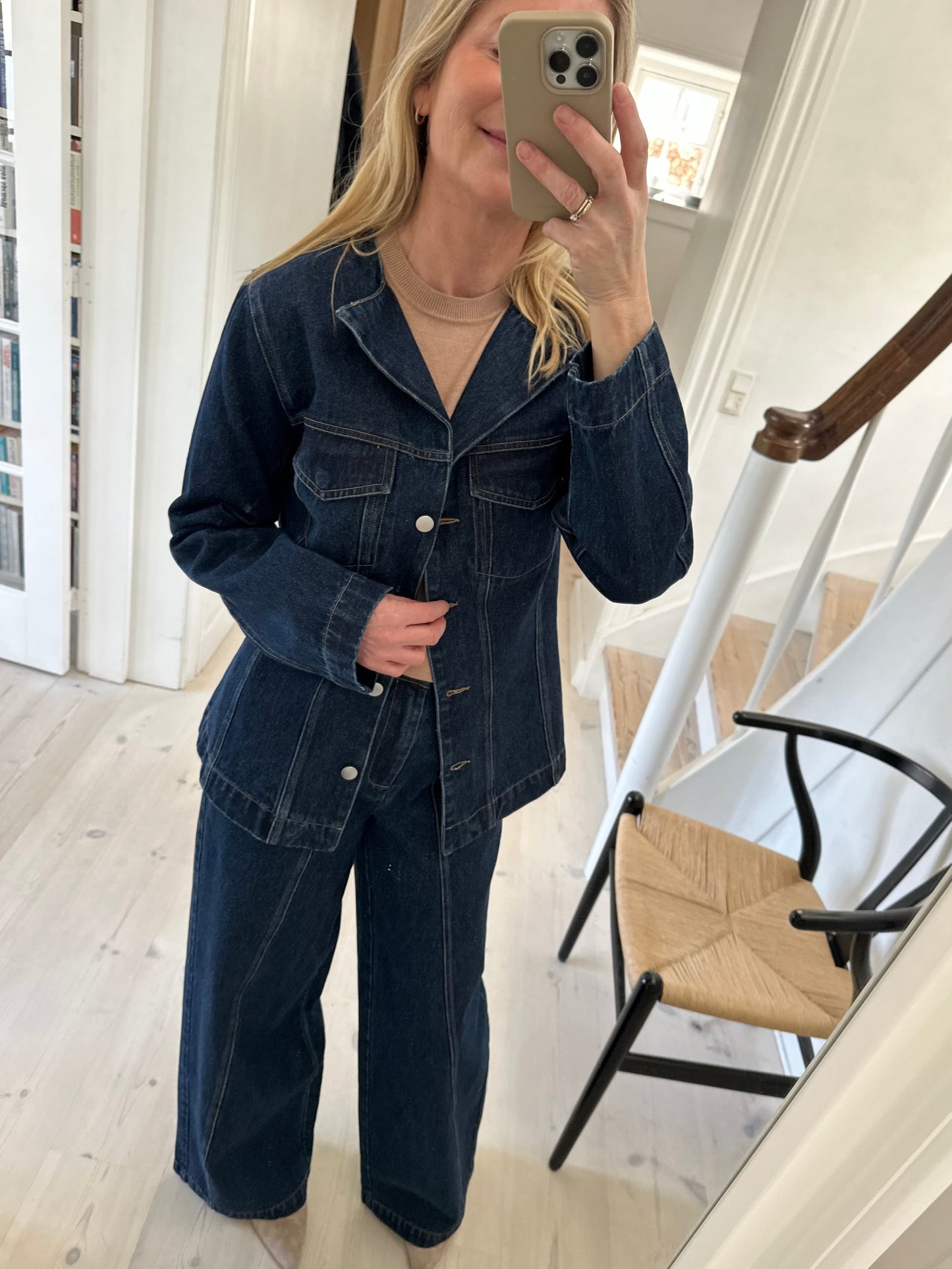 Kurtka La Rouge Clara w kolorze ciemnego dżinsu