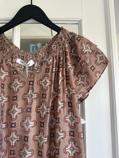 Sukienka Co'Couture Sunrise Crop EgyptCC w kolorze orzecha włoskiego