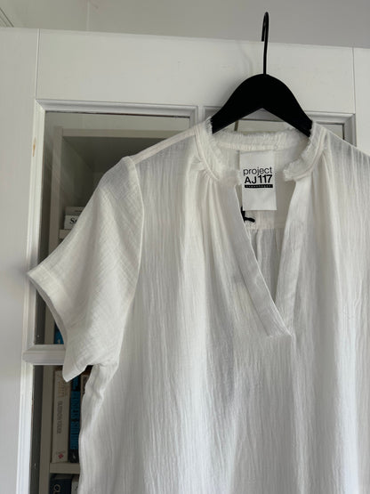 Projekt AJ117 Sukienka wiedeńska biała