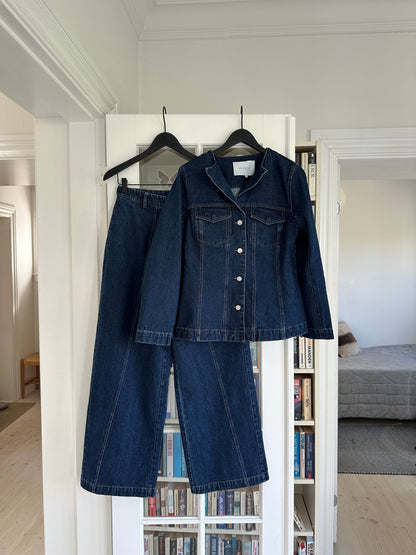 Kurtka La Rouge Clara w kolorze ciemnego dżinsu