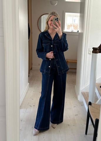 Kurtka La Rouge Clara w kolorze ciemnego dżinsu