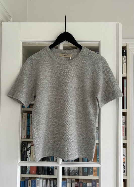 Pieszak PD-Billie Rękaw 2/4 Dzianina z dekoltem w kształcie litery O w kolorze jasnoszarym melanżu