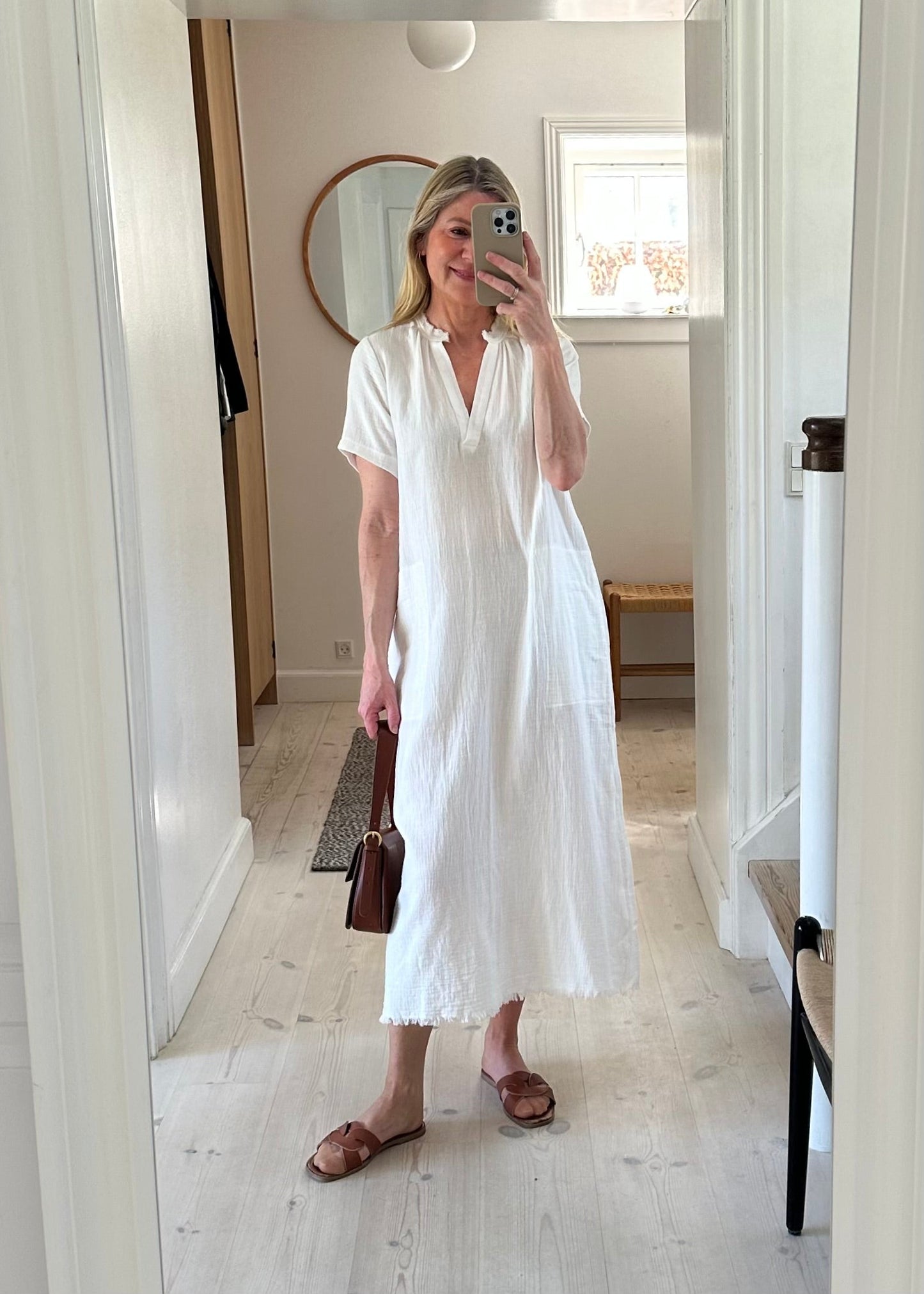 Projekt AJ117 Sukienka wiedeńska biała