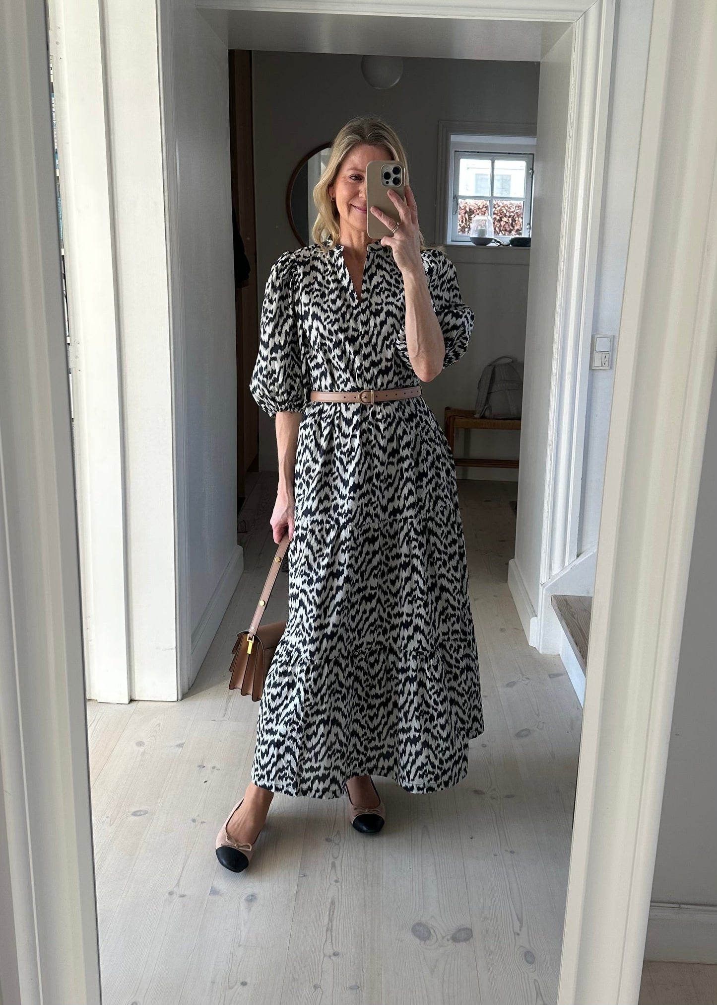 Czarna sukienka podłogowa Co'couture AtziCC