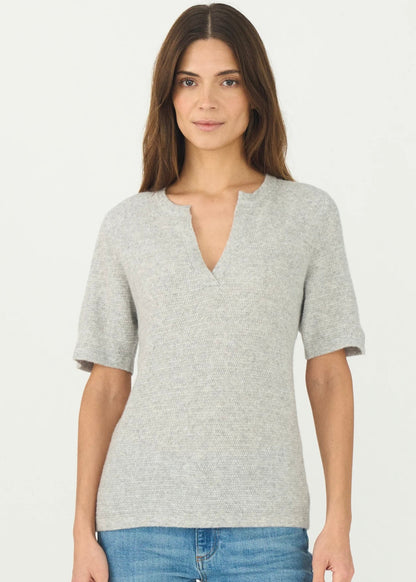 Pieszak PD-Billie Sweter dzianinowy z rękawem 2/4 i rozcięciem przy dekolcie w kolorze jasnoszarym melanżu