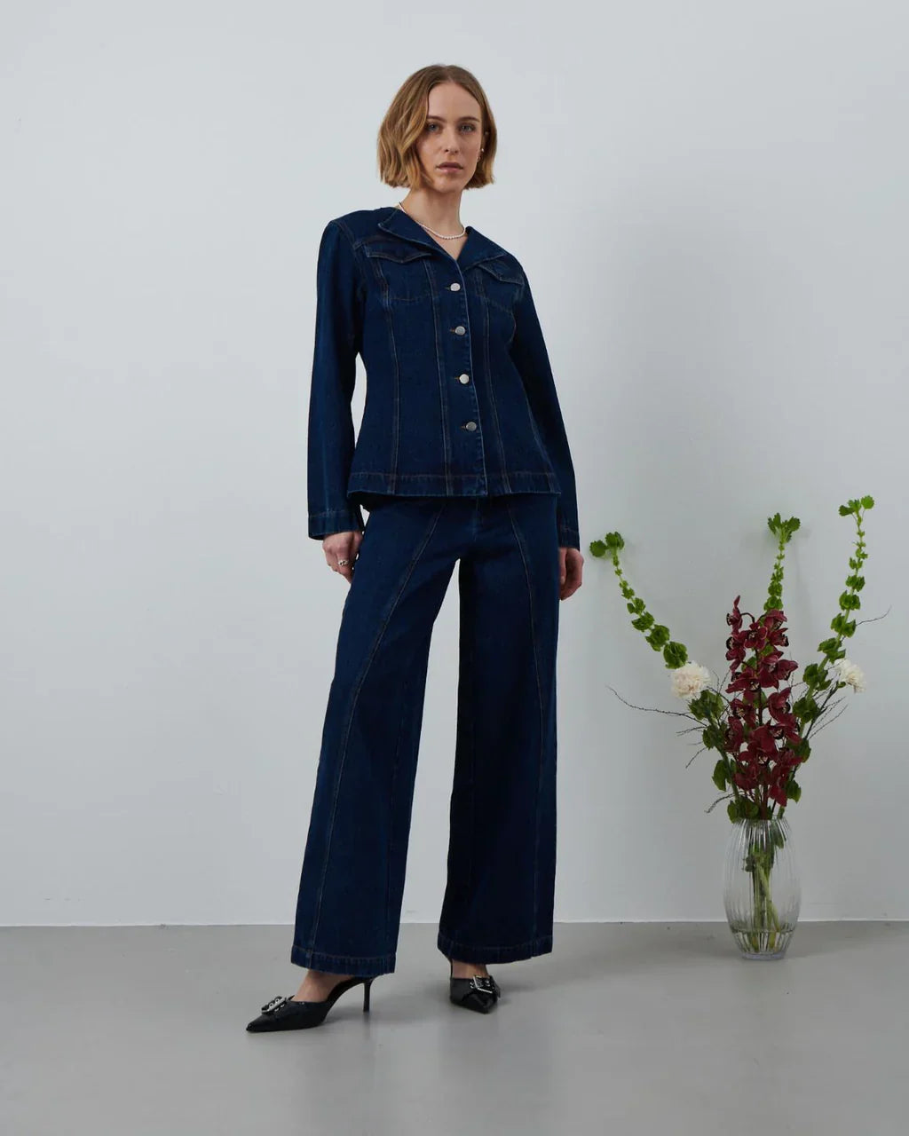 Kurtka La Rouge Clara w kolorze ciemnego dżinsu