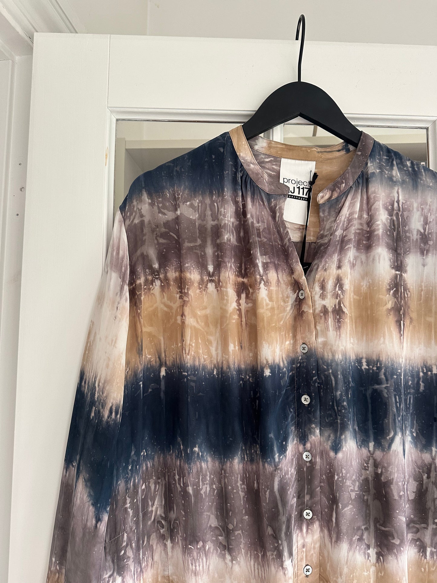 Projekt AJ117 Sukienka Paris Orzech