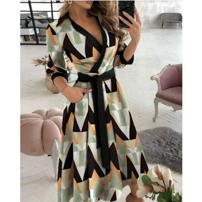 Milena | Elegancka kopertowa sukienka z nadrukiem motyla