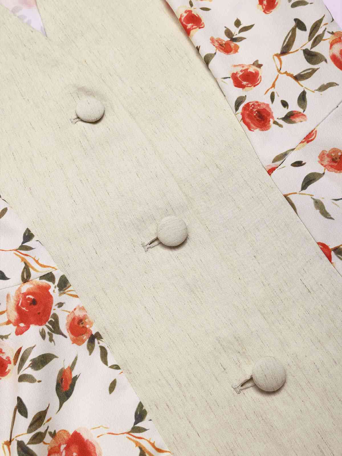 Sukienka z paskiem w kolorze beżowo-czerwonej róży z lat 50.