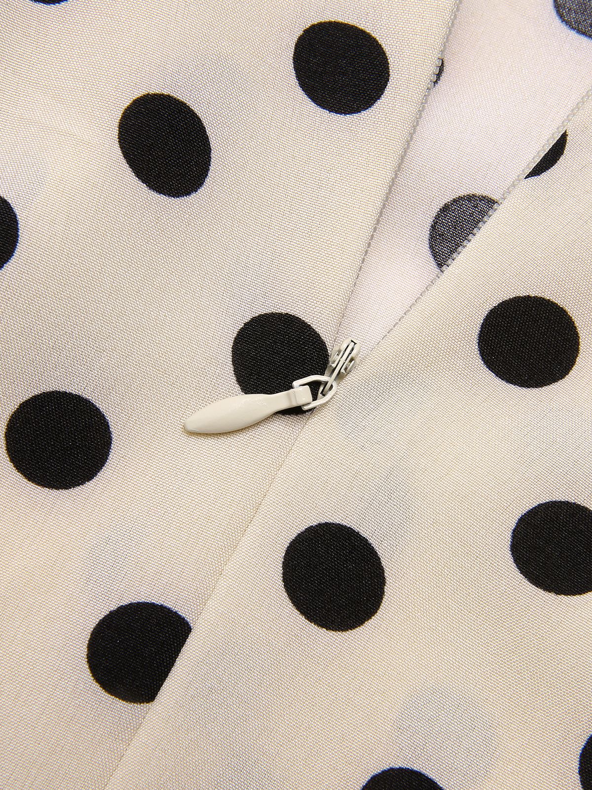 Beżowa bufiasta sukienka w kropki z lat 60.