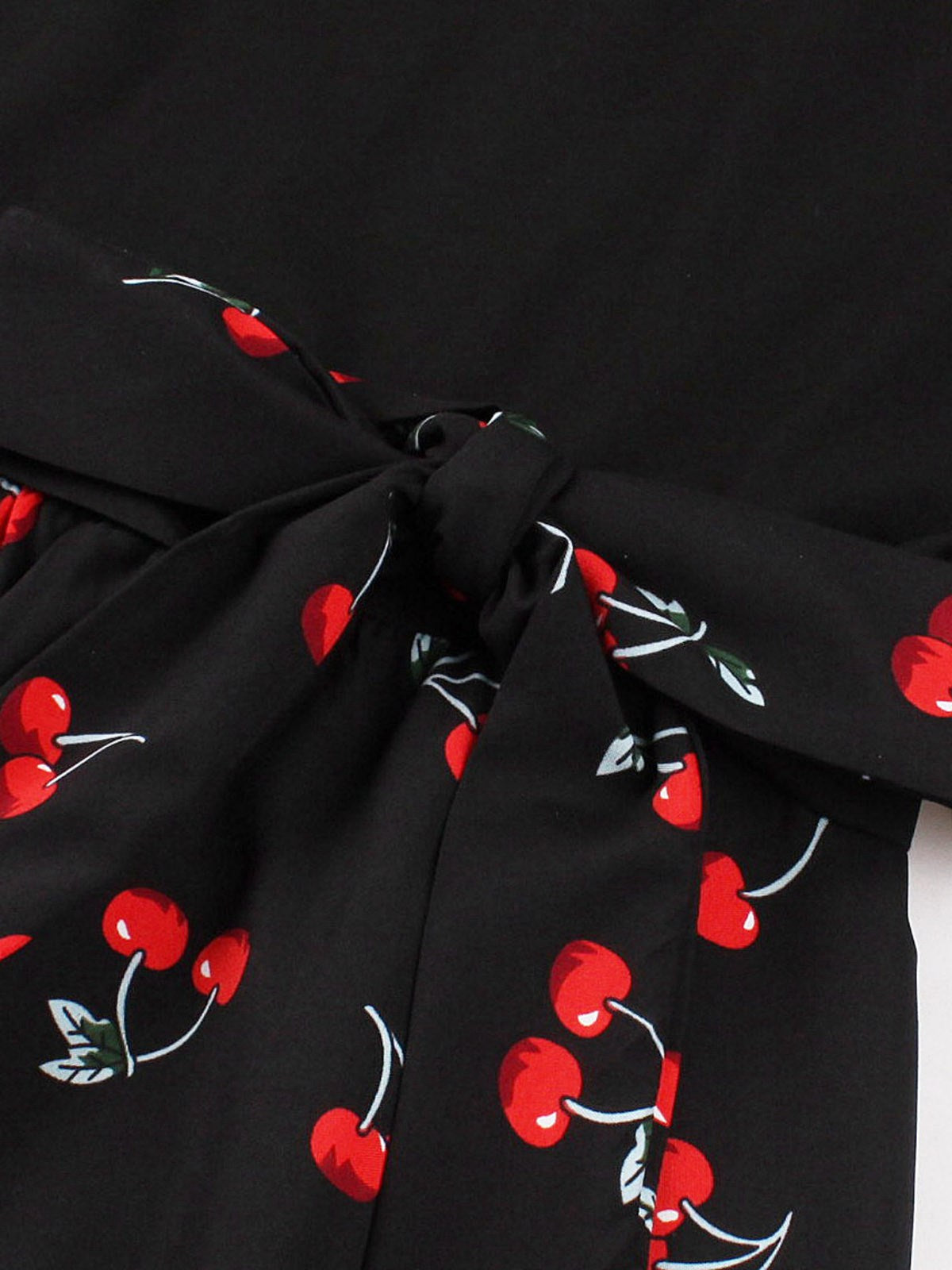 Czerwony kombinezon na ramiączkach spaghetti z lat 50. w kształcie kropek z lat 50. w kształcie łódki