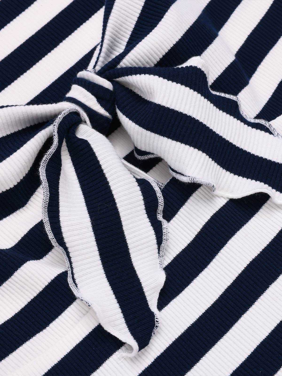 Niebieski kombinezon w paski z lat 50. z wyciętą kokardą