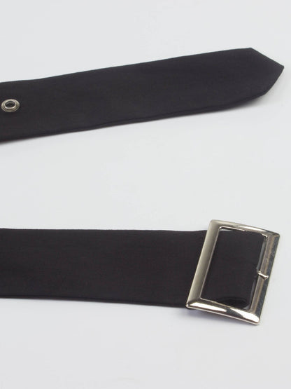 Sukienka koktajlowa vintage z halterem z lat 50., w czerwone róże z kwiatowym wzorem na imprezę