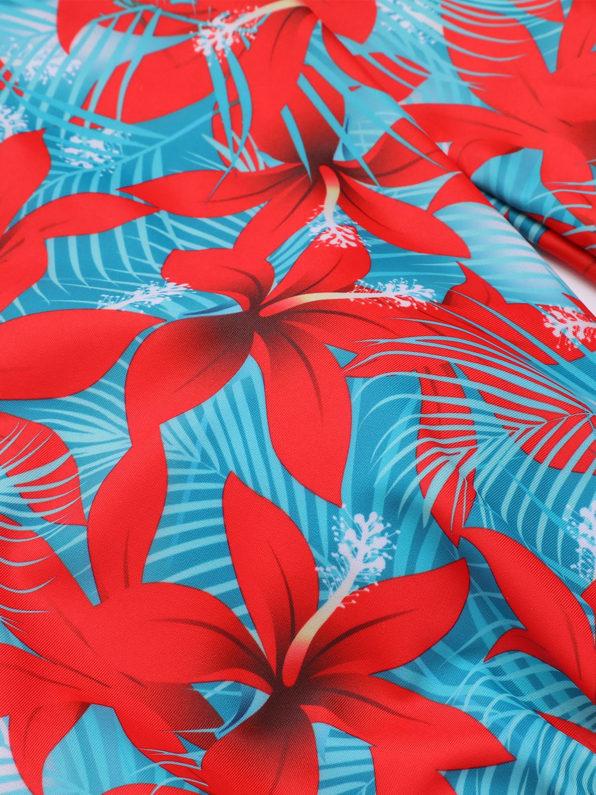 Czarny, kratkowany kostium kąpielowy z lat 40. XX wieku z dekoltem typu halter