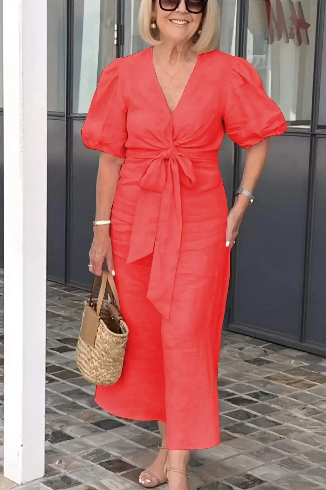 Shayla - Elegancka sukienka z dekoltem w serek