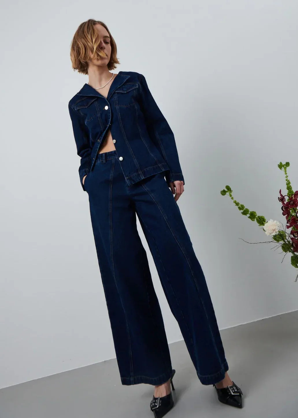 Spodnie La Rouge Clara w kolorze ciemnego dżinsu