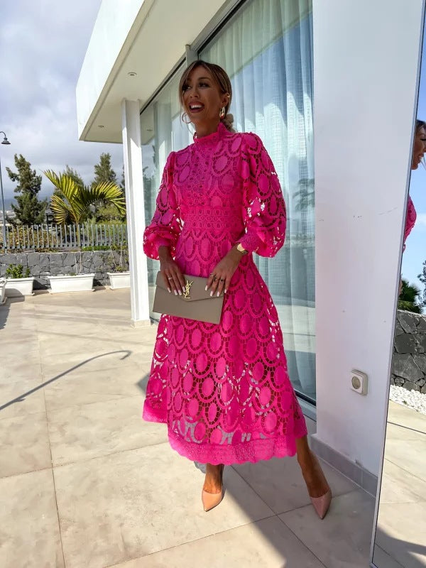 Dominika | Elegancka koronkowa sukienka midi z bufiastymi rękawami