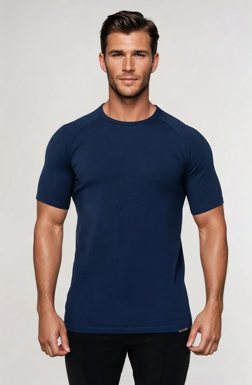 Podstawowa koszulka podkreślająca mięśnie