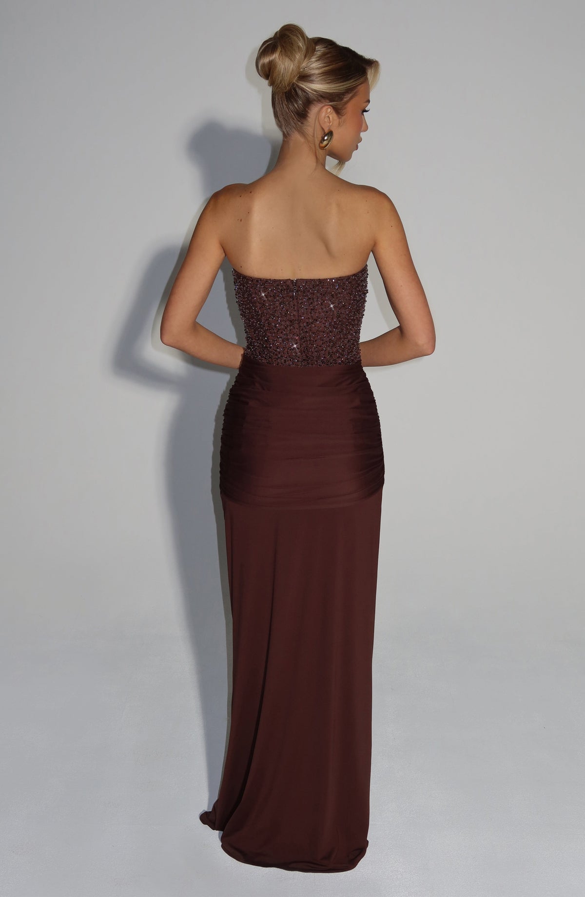 Gabriela | Elegancka sukienka maxi z gorsetem zdobionym koralikami