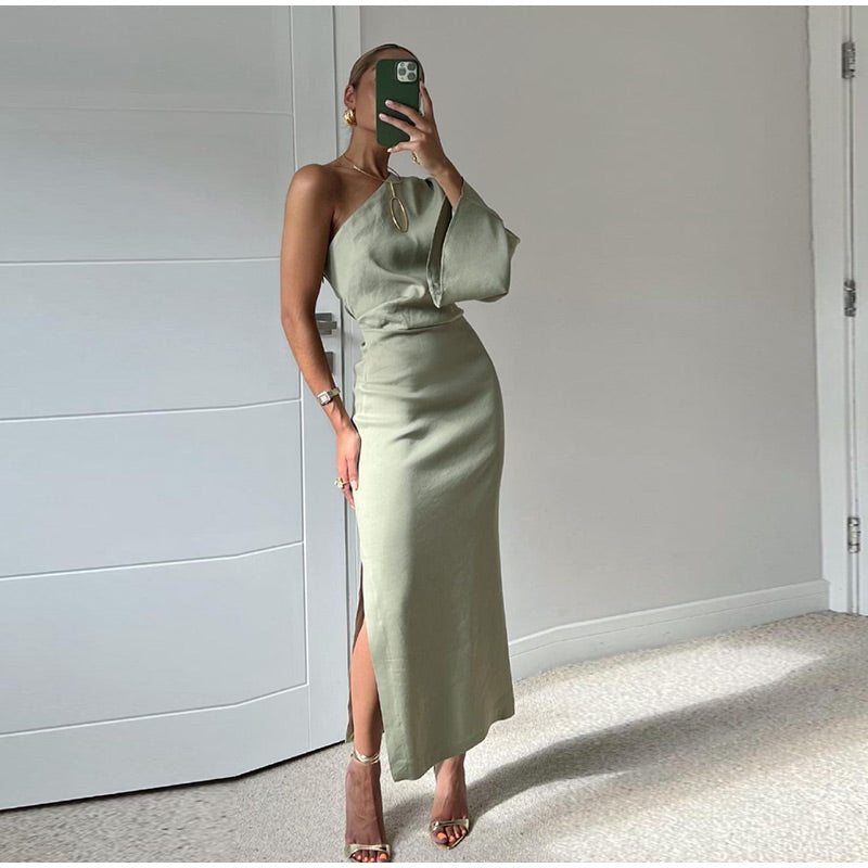 Karolina | Elegancka sukienka maxi na jedno ramię z rozcięciem