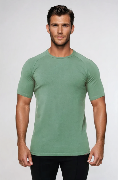 Podstawowa koszulka podkreślająca mięśnie