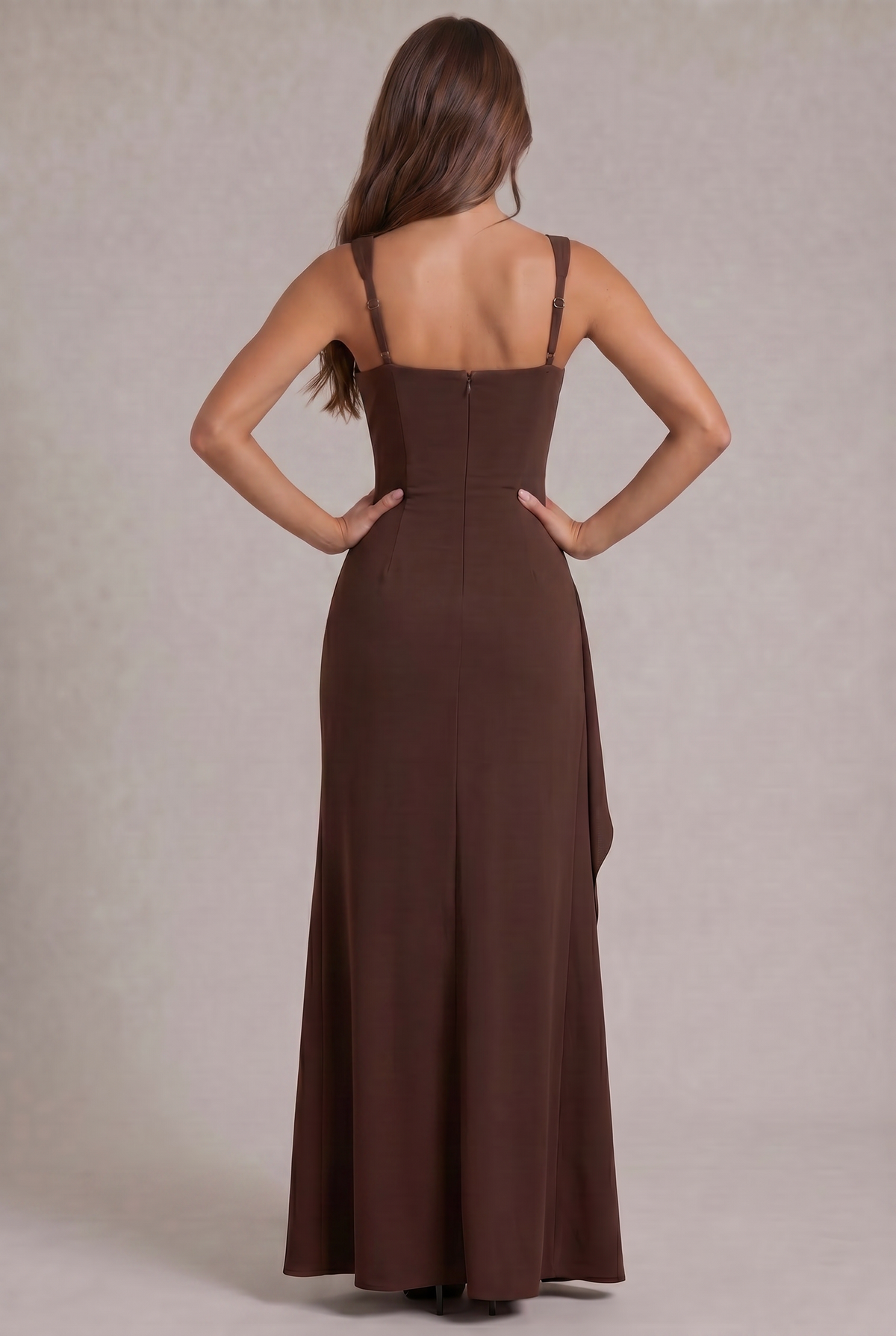 Liliana | Elegancka sukienka maxi z kwadratowym dekoltem i wysokim rozcięciem