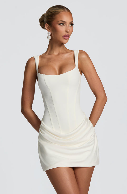Nadia | Elegancka sukienka mini z gorsetem i marszczeniem