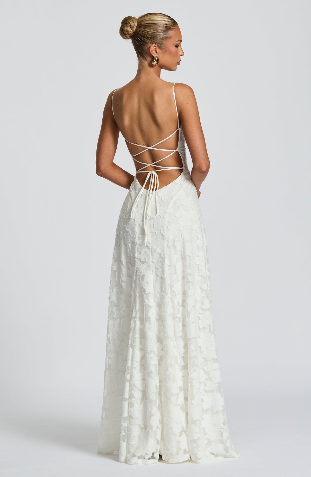 Pola | Elegancka sukienka maxi z kwiatową koronką