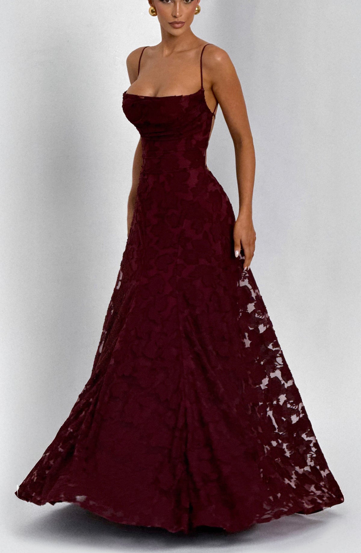 Pola | Elegancka sukienka maxi z kwiatową koronką