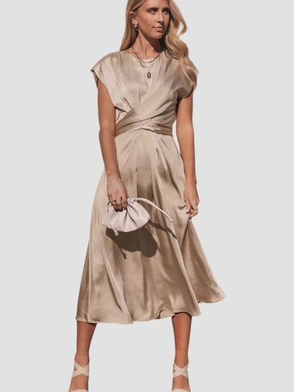 Klara | Elegancka sukienka o średniej długości