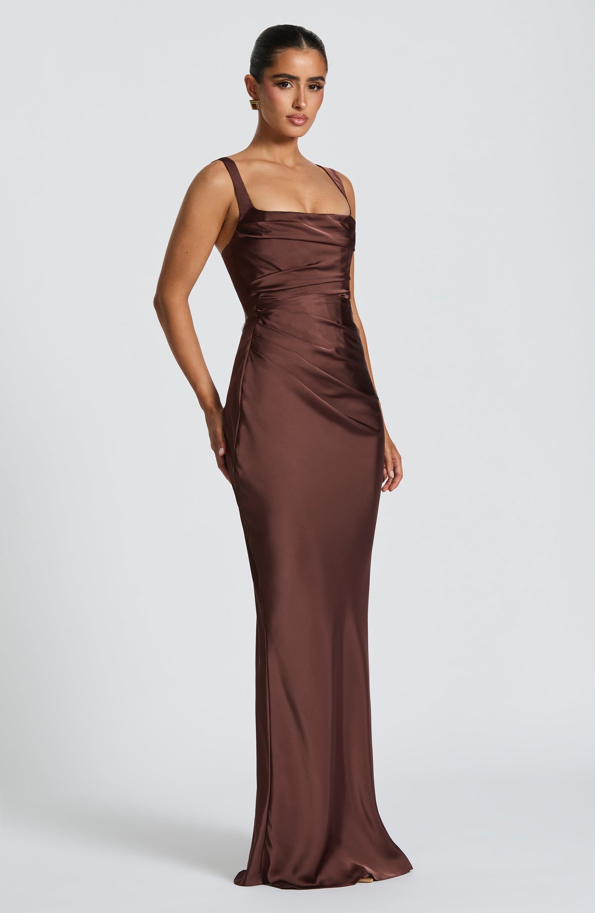 Weronika | Elegancka satynowa suknia maxi z kwadratowym dekoltem