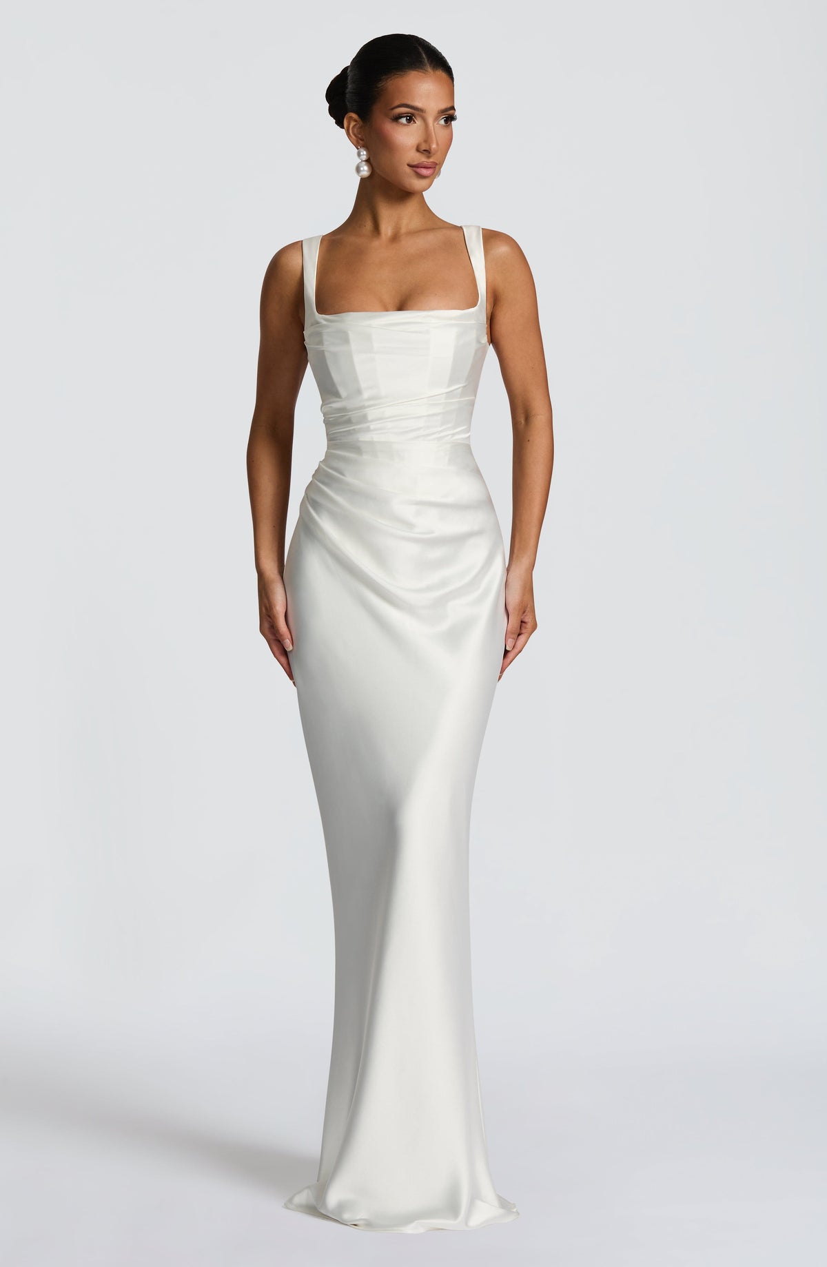 Weronika | Elegancka satynowa suknia maxi z kwadratowym dekoltem
