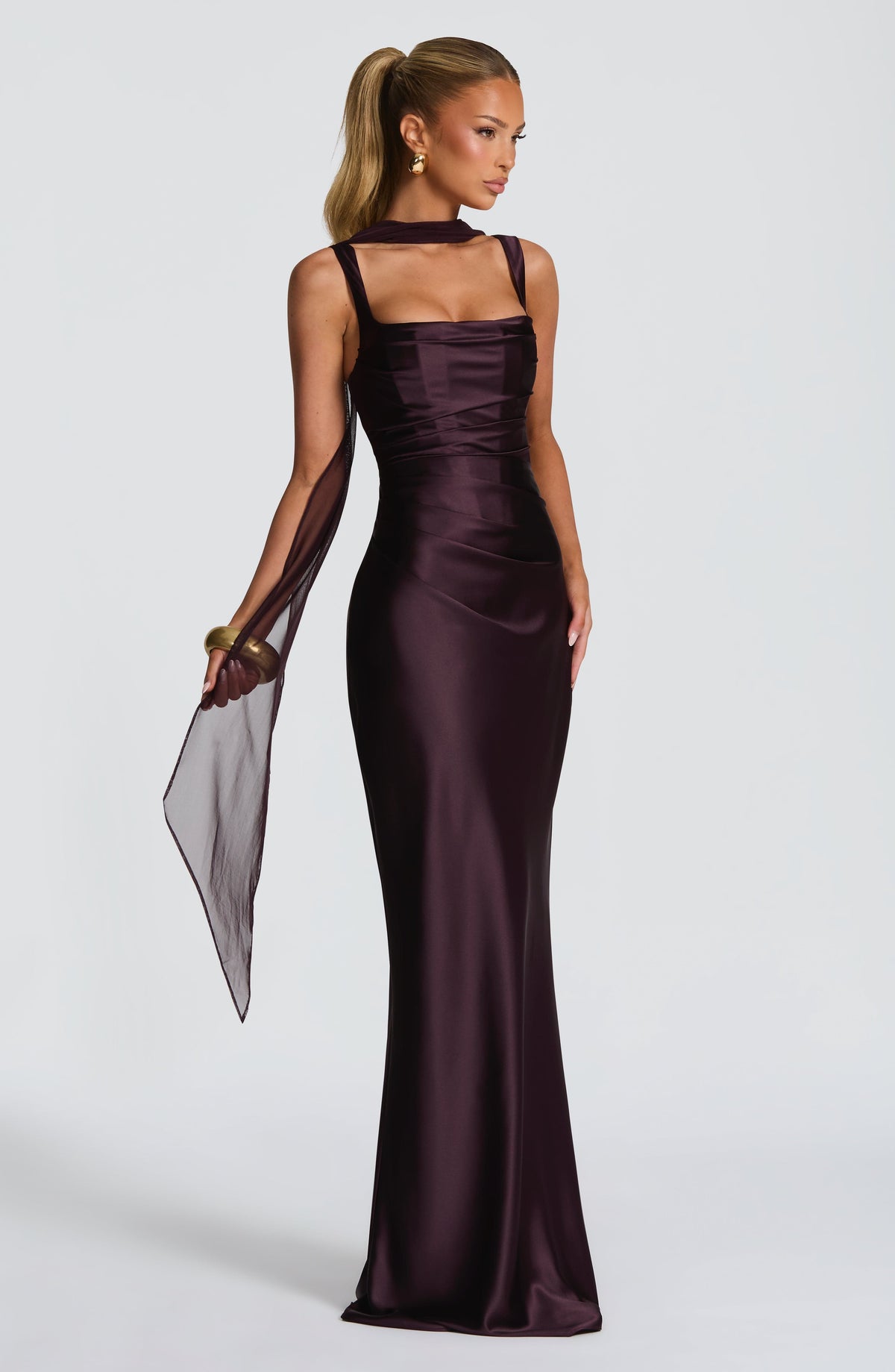 Weronika | Elegancka satynowa suknia maxi z kwadratowym dekoltem