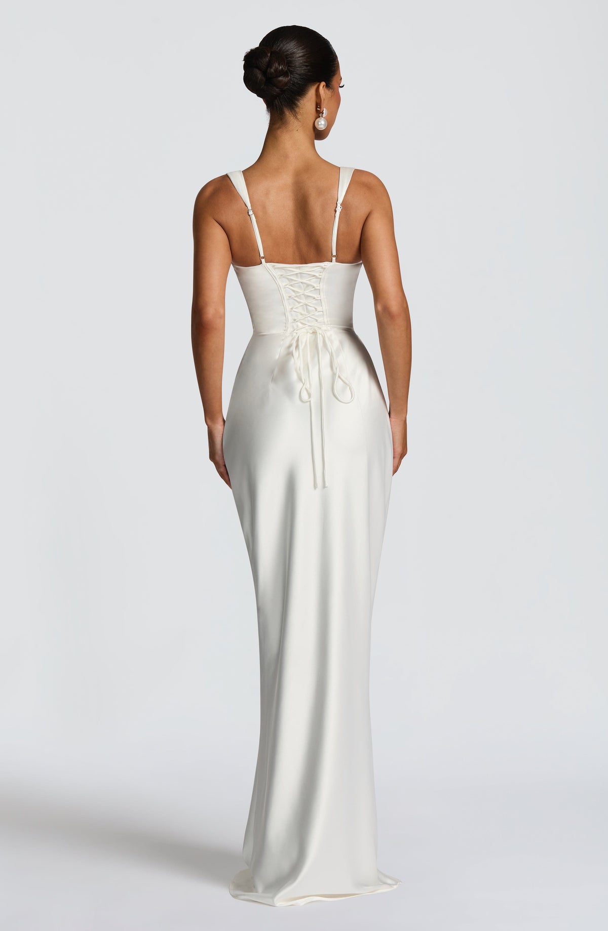 Weronika | Elegancka satynowa suknia maxi z kwadratowym dekoltem
