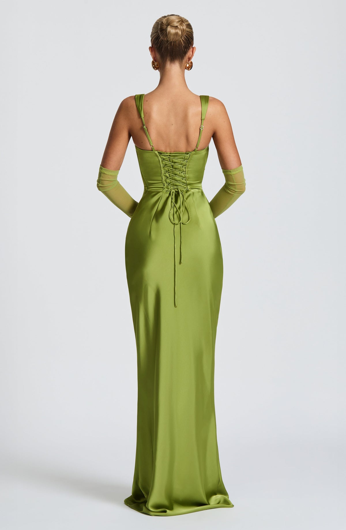 Weronika | Elegancka satynowa suknia maxi z kwadratowym dekoltem