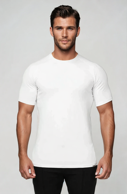 Podstawowa koszulka podkreślająca mięśnie