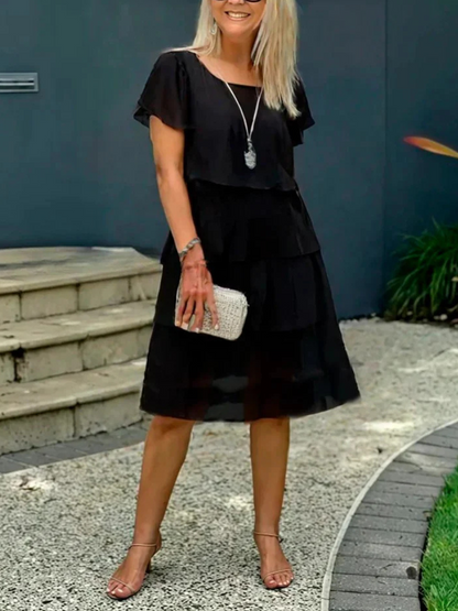 Sia™ | Stilfuld Lagdelt Sort Kjole